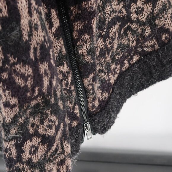 Free People Black and Brown Pullover Floral Sweater Zipper Detail Size XS - Picture 9 of 9